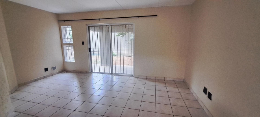 2 Bedroom Property for Sale in Bromhof Gauteng