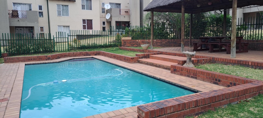 2 Bedroom Property for Sale in Bromhof Gauteng