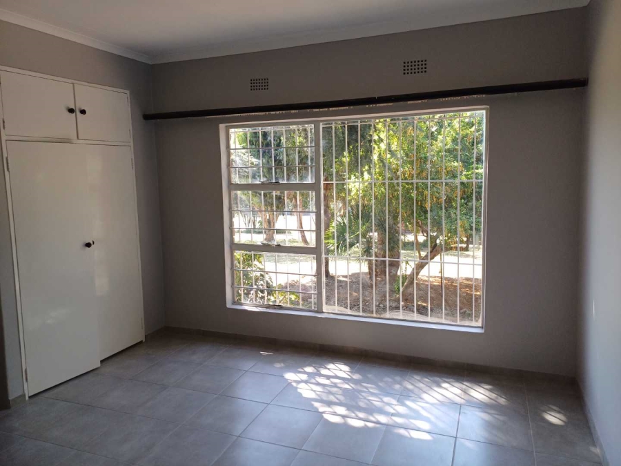 To Let 5 Bedroom Property for Rent in Ruimsig Gauteng