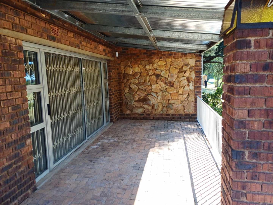 To Let 5 Bedroom Property for Rent in Ruimsig Gauteng