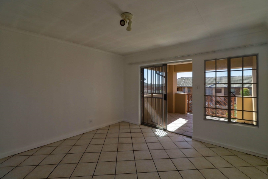 To Let 2 Bedroom Property for Rent in Amberfield Heights Gauteng