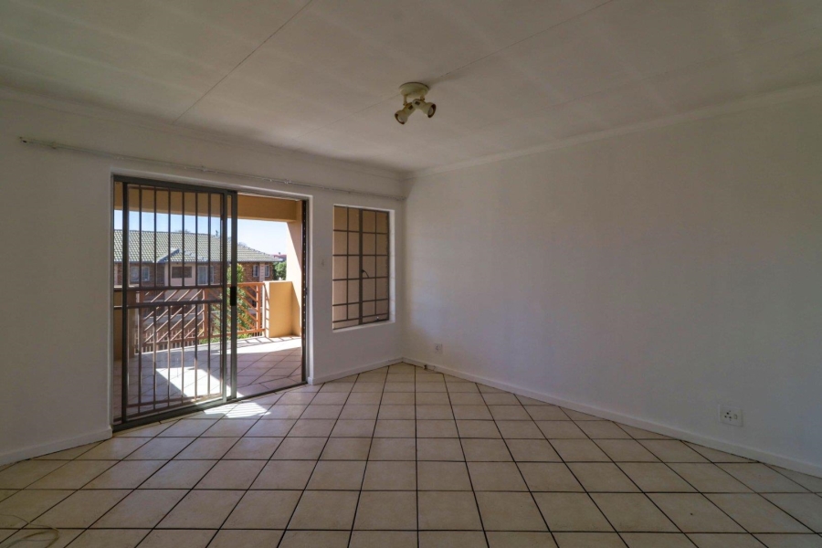 To Let 2 Bedroom Property for Rent in Amberfield Heights Gauteng