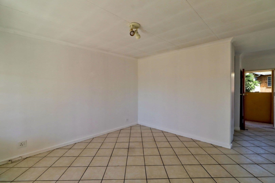 To Let 2 Bedroom Property for Rent in Amberfield Heights Gauteng