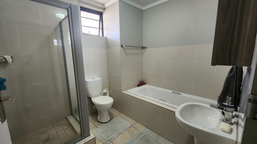 2 Bedroom Property for Sale in Amberfield Gauteng