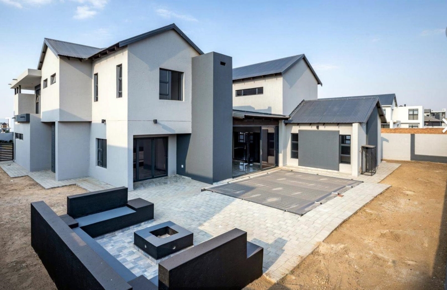 5 Bedroom Property for Sale in Six Fountains Residential Estate Gauteng