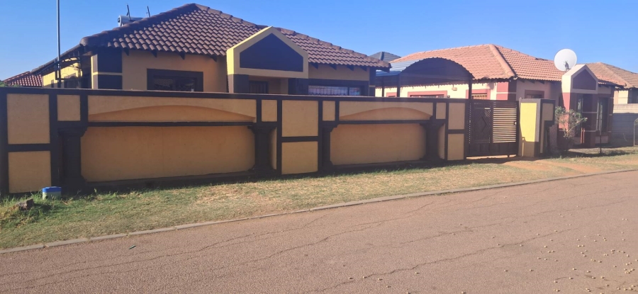 3 Bedroom Property for Sale in Nkwe Estate Gauteng