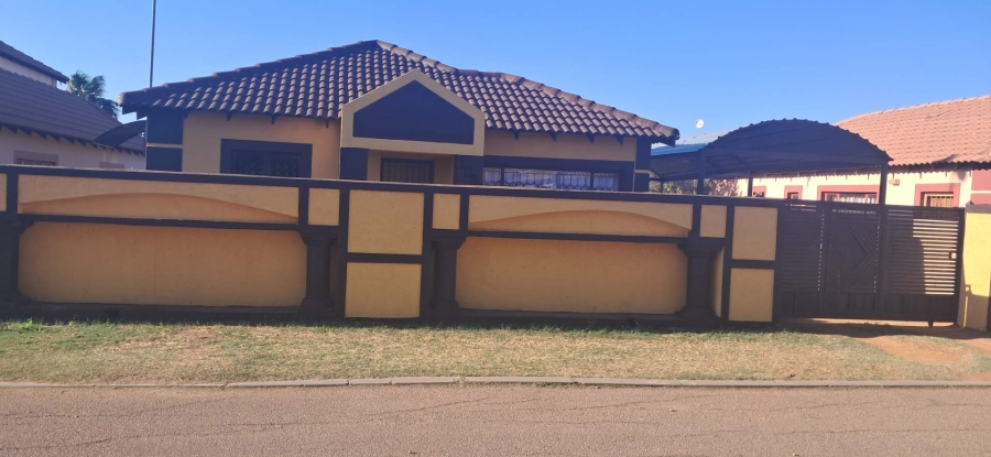 3 Bedroom Property for Sale in Nkwe Estate Gauteng