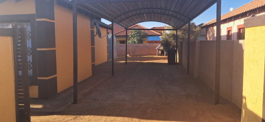 3 Bedroom Property for Sale in Nkwe Estate Gauteng