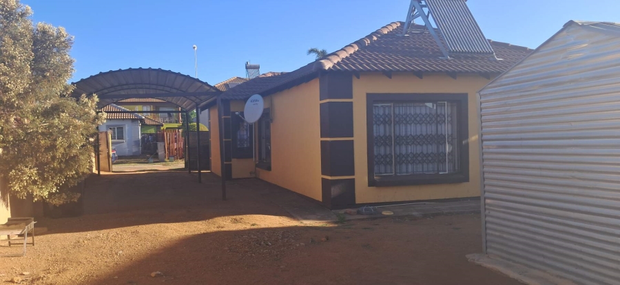 3 Bedroom Property for Sale in Nkwe Estate Gauteng