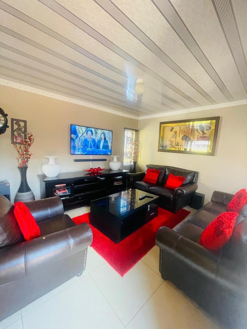 3 Bedroom Property for Sale in Nkwe Estate Gauteng