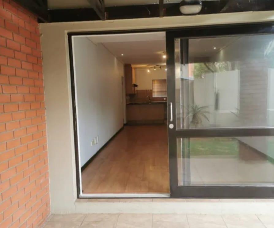 To Let 2 Bedroom Property for Rent in Pineslopes Gauteng