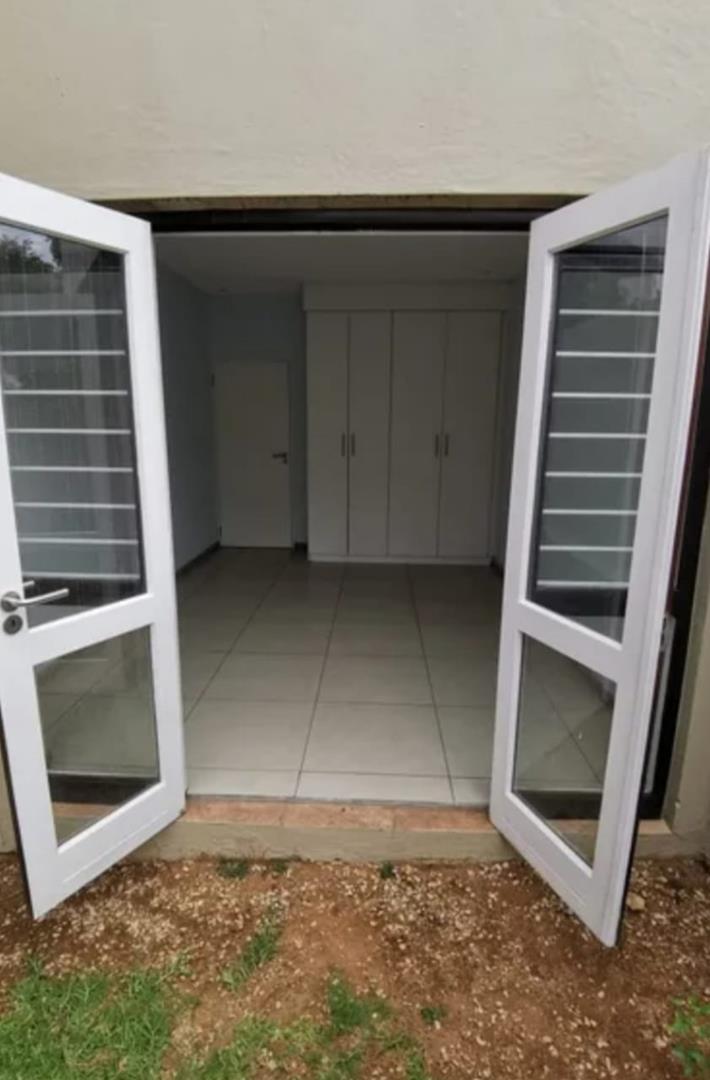 To Let 2 Bedroom Property for Rent in Pineslopes Gauteng