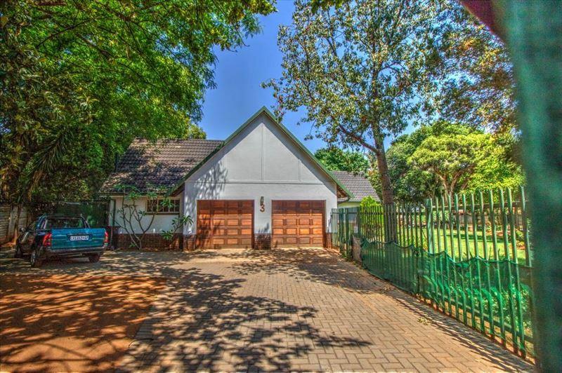 4 Bedroom Property for Sale in Van Riebeeck Park Gauteng