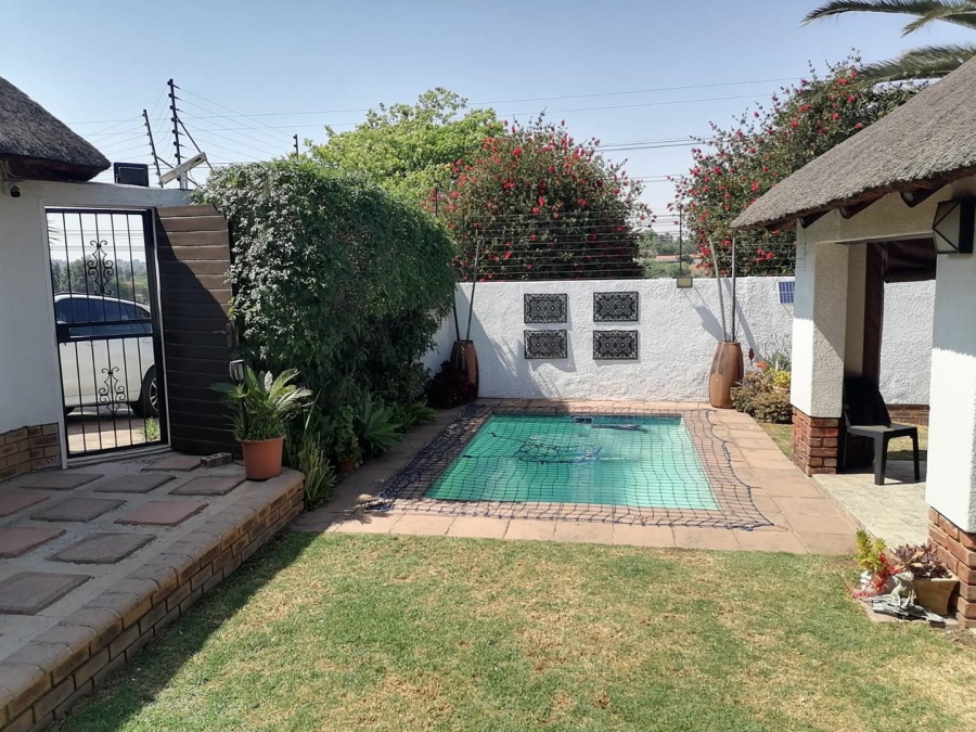 4 Bedroom Property for Sale in Van Riebeeck Park Gauteng