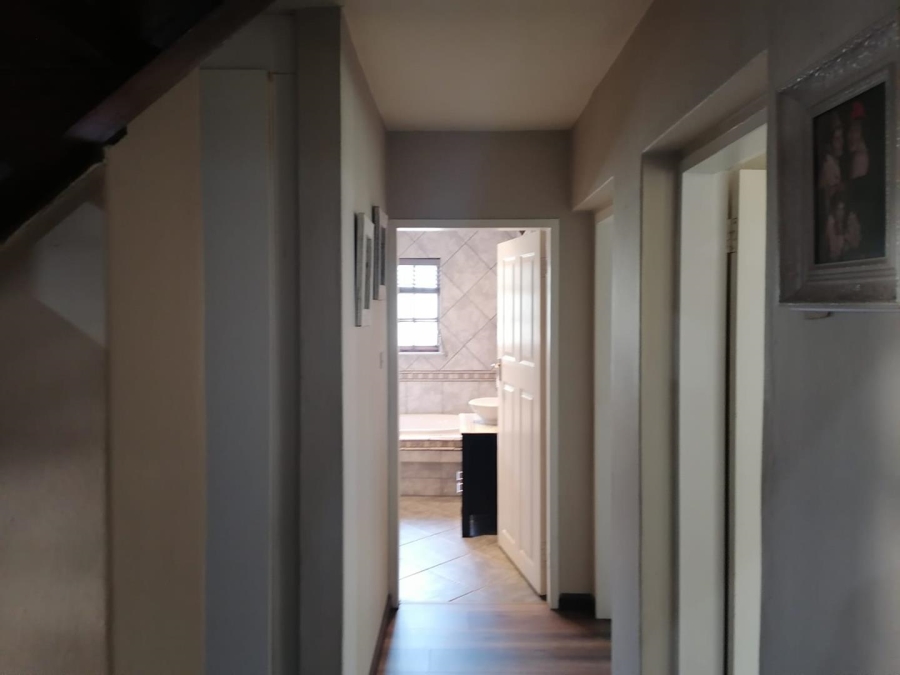 4 Bedroom Property for Sale in Van Riebeeck Park Gauteng