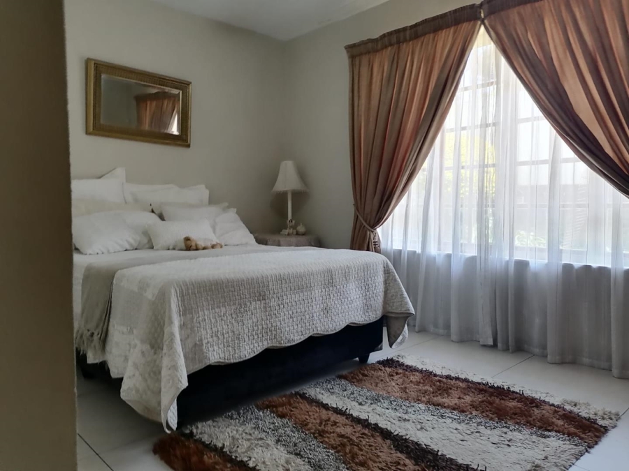 4 Bedroom Property for Sale in Van Riebeeck Park Gauteng