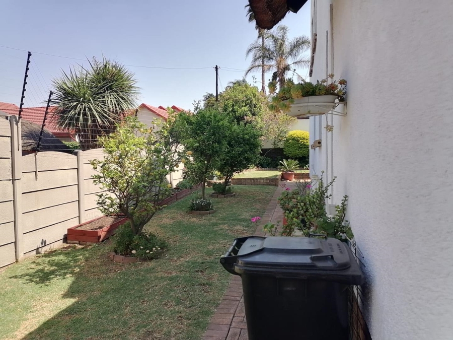 4 Bedroom Property for Sale in Van Riebeeck Park Gauteng