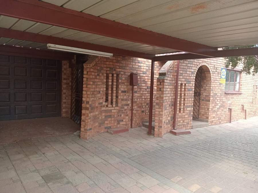 4 Bedroom Property for Sale in Mahube Valley Gauteng