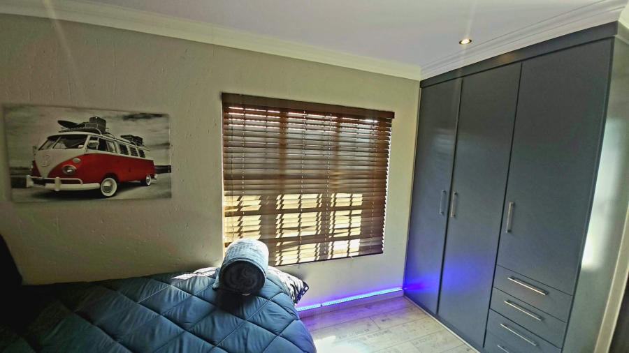 3 Bedroom Property for Sale in New Redruth Gauteng