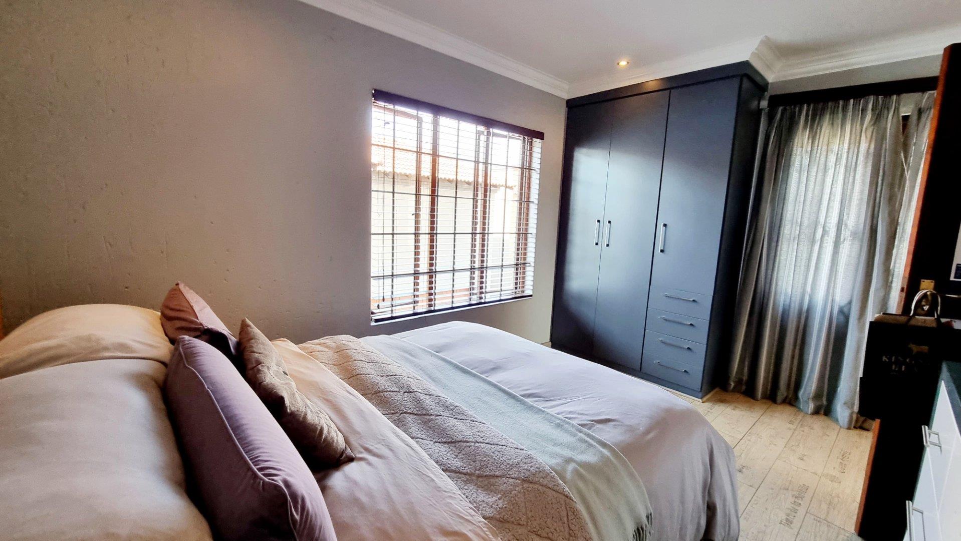 3 Bedroom Property for Sale in New Redruth Gauteng