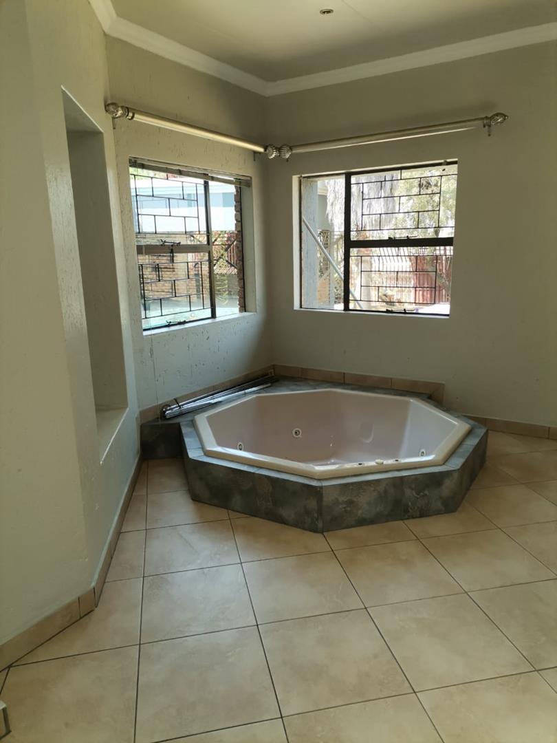 3 Bedroom Property for Sale in Sunward Park Gauteng