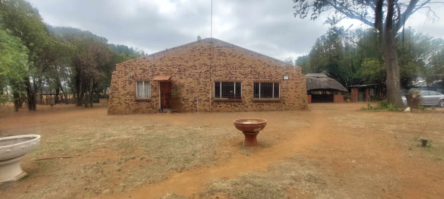 6 Bedroom Property for Sale in Knoppieslaagte Gauteng