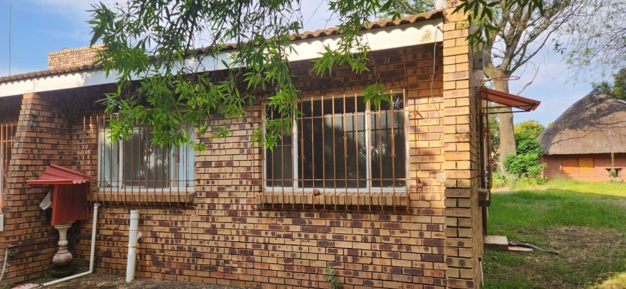 6 Bedroom Property for Sale in Knoppieslaagte Gauteng