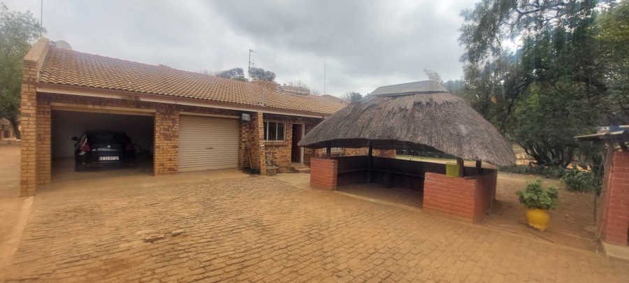 6 Bedroom Property for Sale in Knoppieslaagte Gauteng