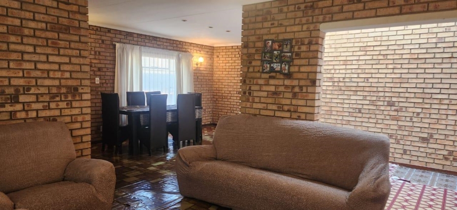 6 Bedroom Property for Sale in Knoppieslaagte Gauteng