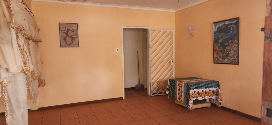 6 Bedroom Property for Sale in Knoppieslaagte Gauteng