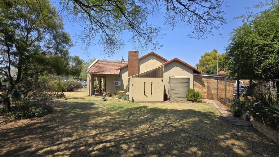 4 Bedroom Property for Sale in Brackenhurst Gauteng