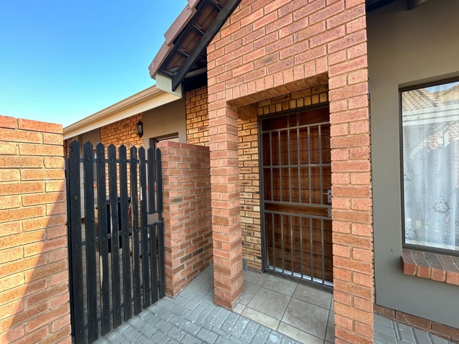 2 Bedroom Property for Sale in Brentwood Park Gauteng