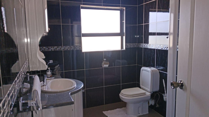 To Let 4 Bedroom Property for Rent in Tulisa Park Gauteng