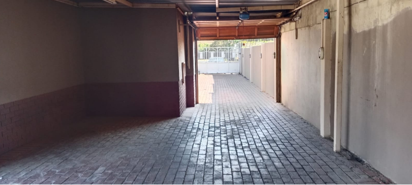 To Let 4 Bedroom Property for Rent in Tulisa Park Gauteng