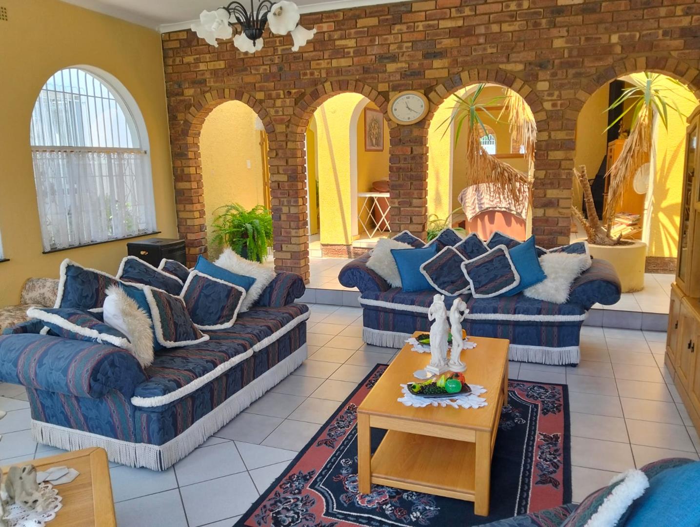 6 Bedroom Property for Sale in Brackendowns Gauteng