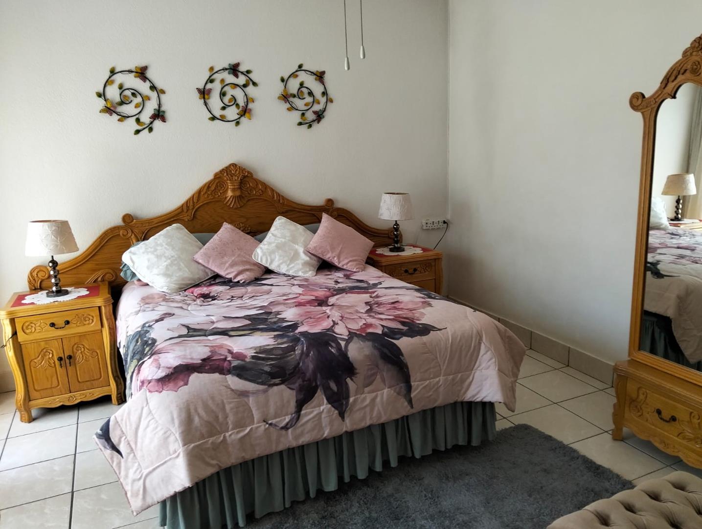 6 Bedroom Property for Sale in Brackendowns Gauteng