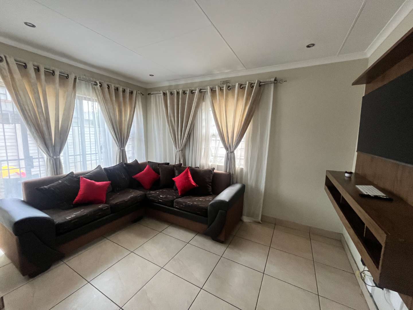 3 Bedroom Property for Sale in Alrode Gauteng