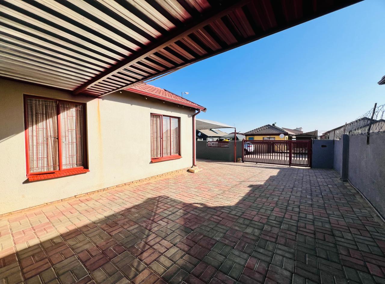 3 Bedroom Property for Sale in Soshanguve VV Gauteng