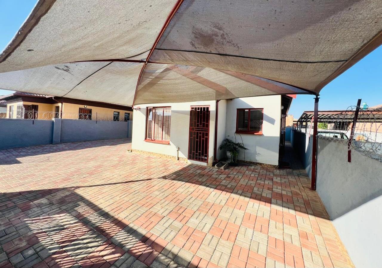 3 Bedroom Property for Sale in Soshanguve VV Gauteng