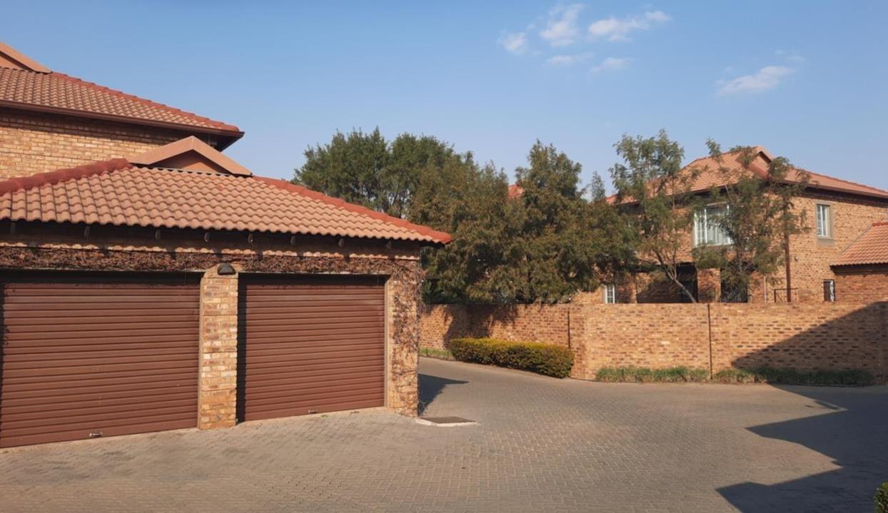 2 Bedroom Property for Sale in Six Fountains Residential Estate Gauteng