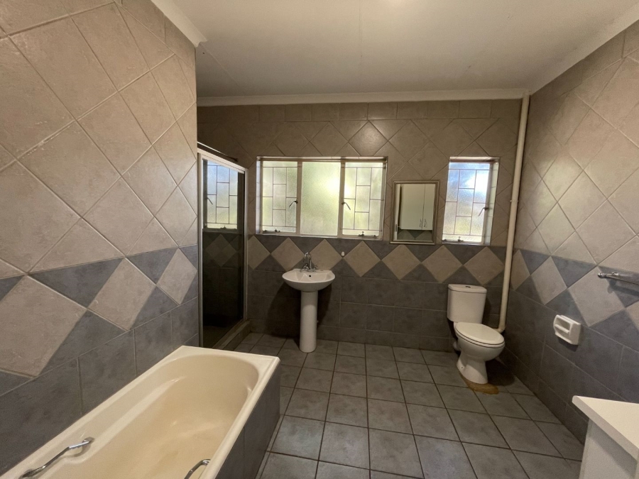 3 Bedroom Property for Sale in Die Wilgers Gauteng