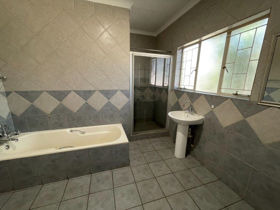 3 Bedroom Property for Sale in Die Wilgers Gauteng