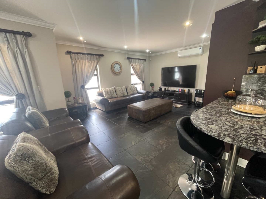 6 Bedroom Property for Sale in Sunward Park Gauteng