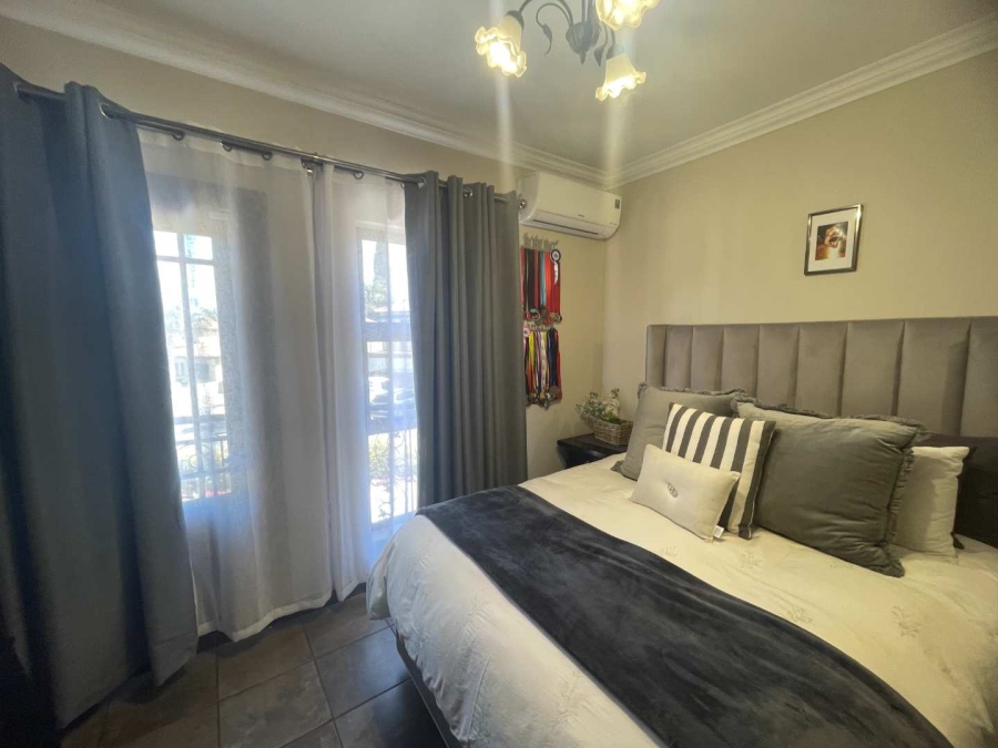 6 Bedroom Property for Sale in Sunward Park Gauteng