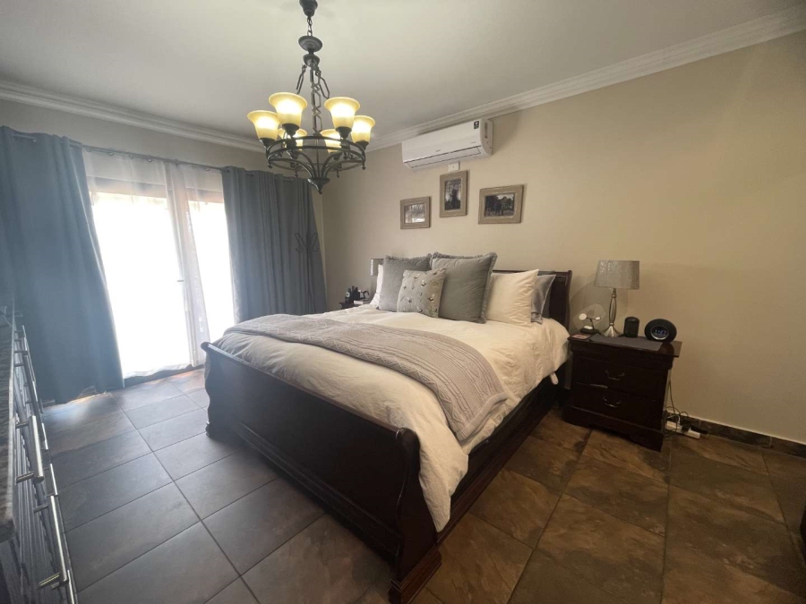 6 Bedroom Property for Sale in Sunward Park Gauteng