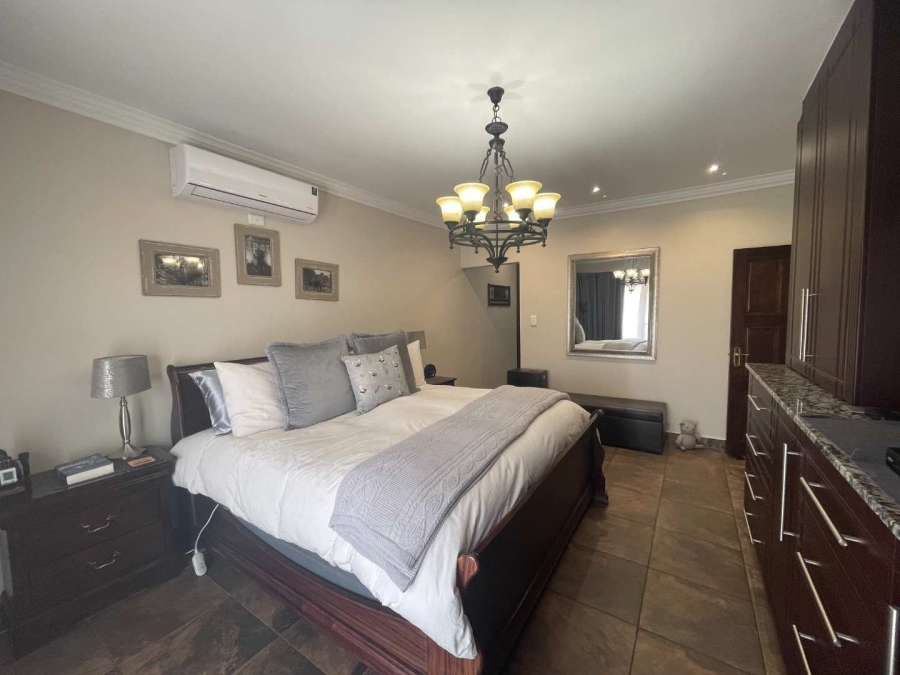 6 Bedroom Property for Sale in Sunward Park Gauteng