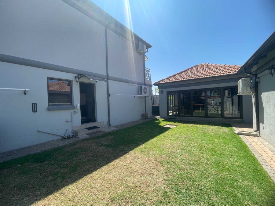 6 Bedroom Property for Sale in Sunward Park Gauteng