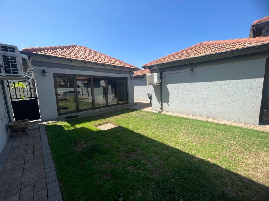 6 Bedroom Property for Sale in Sunward Park Gauteng