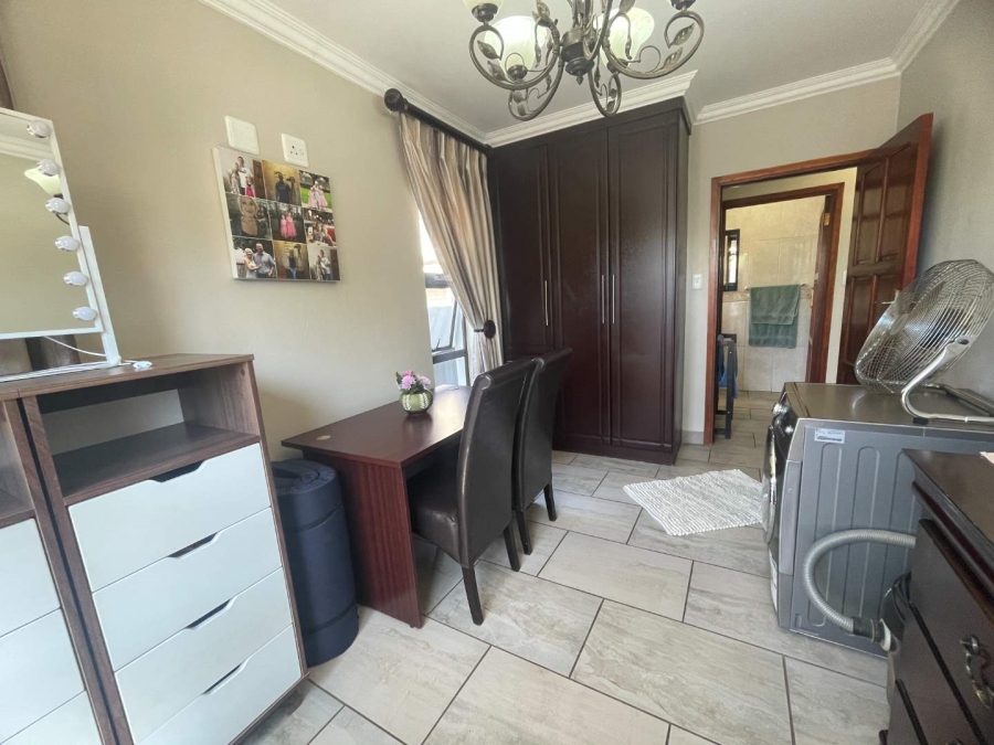 6 Bedroom Property for Sale in Sunward Park Gauteng