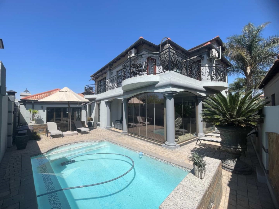 6 Bedroom Property for Sale in Sunward Park Gauteng